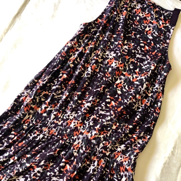 Easy lightweight gathered tie front dress - Picture 7 of 10